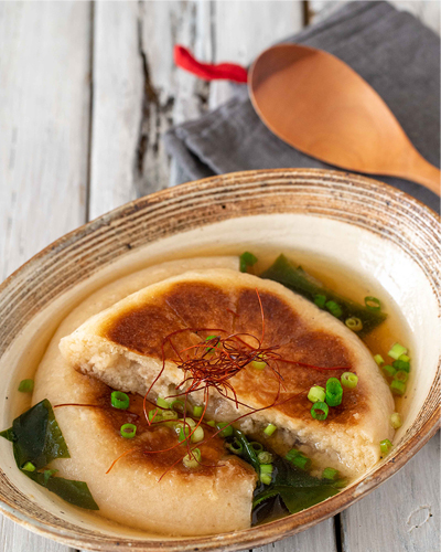 丸ごと焼き肉まんの生姜スープ